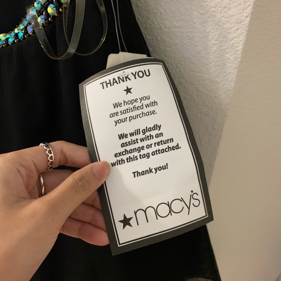 Dress - Picture 3 of 8